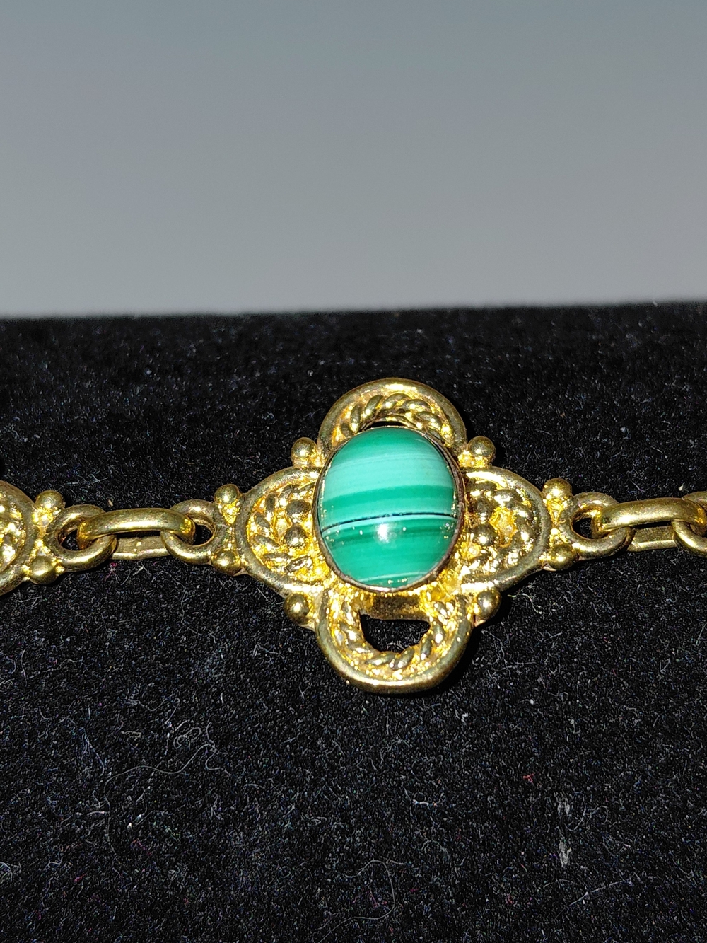 NWT! Vintage Style Filigree Bracelet With Green Malachite Cabochons!
